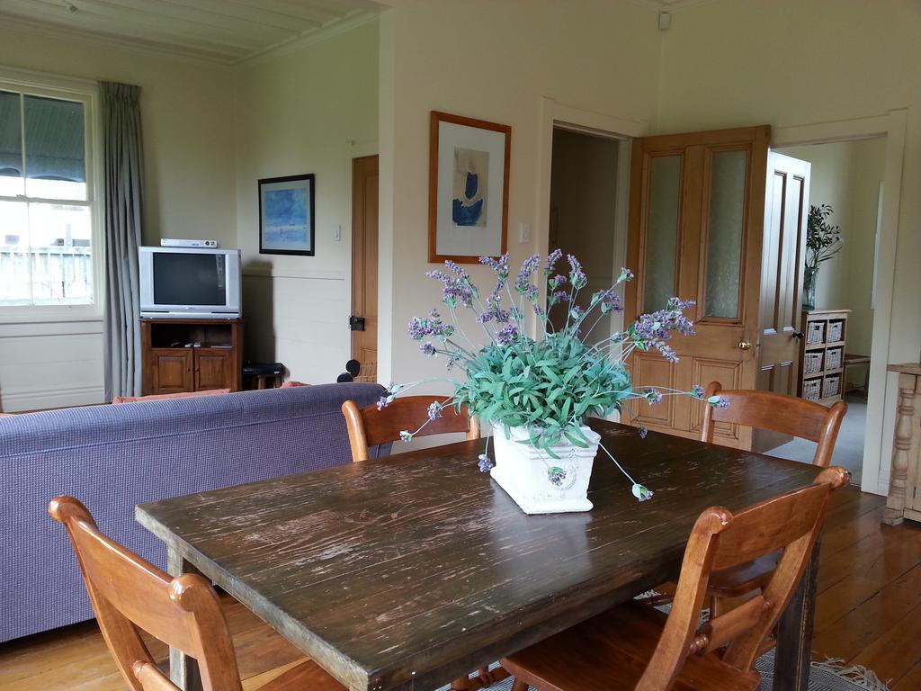 The Vicarage Martinborough Villa Szoba fotó